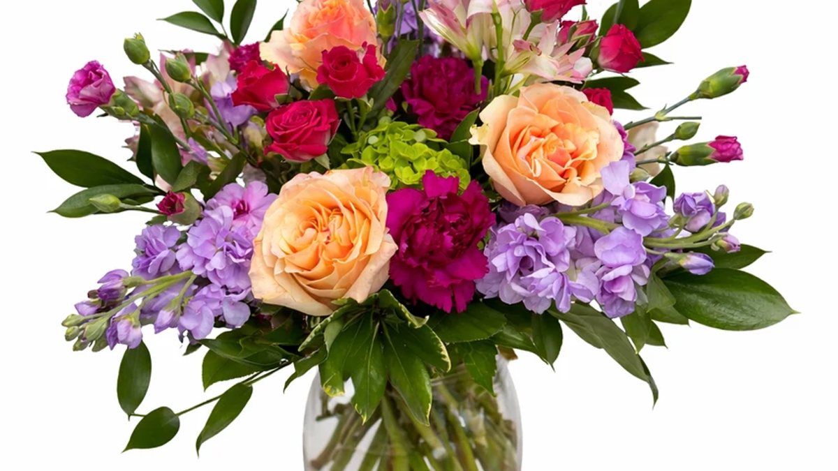 Choosing the Right Bouquet Shape and Proportion for Any Space